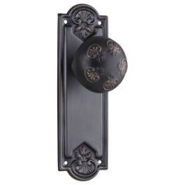 Nouveau Knob Latch Set