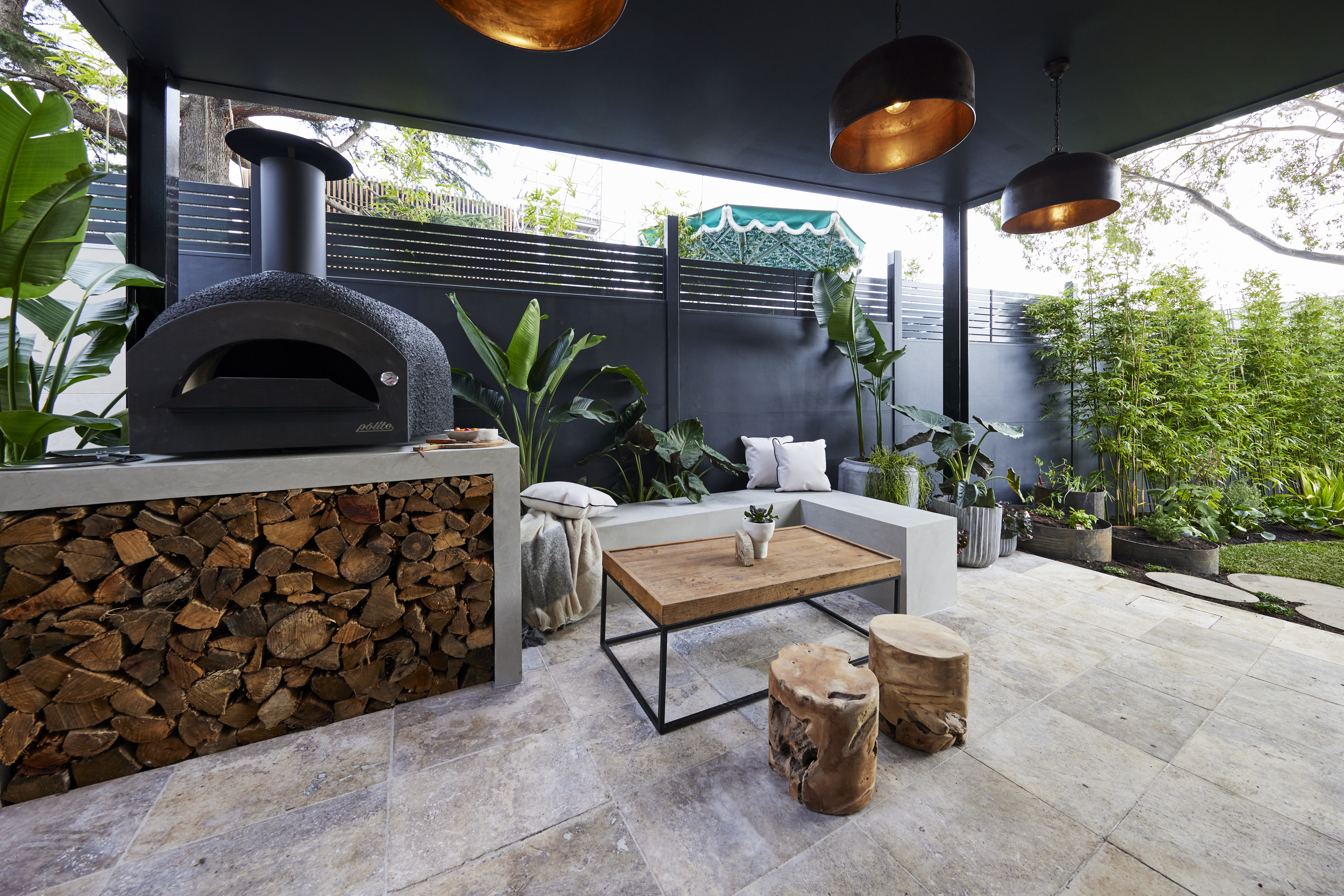 Alfresco Dining Area With Outdoor Oven